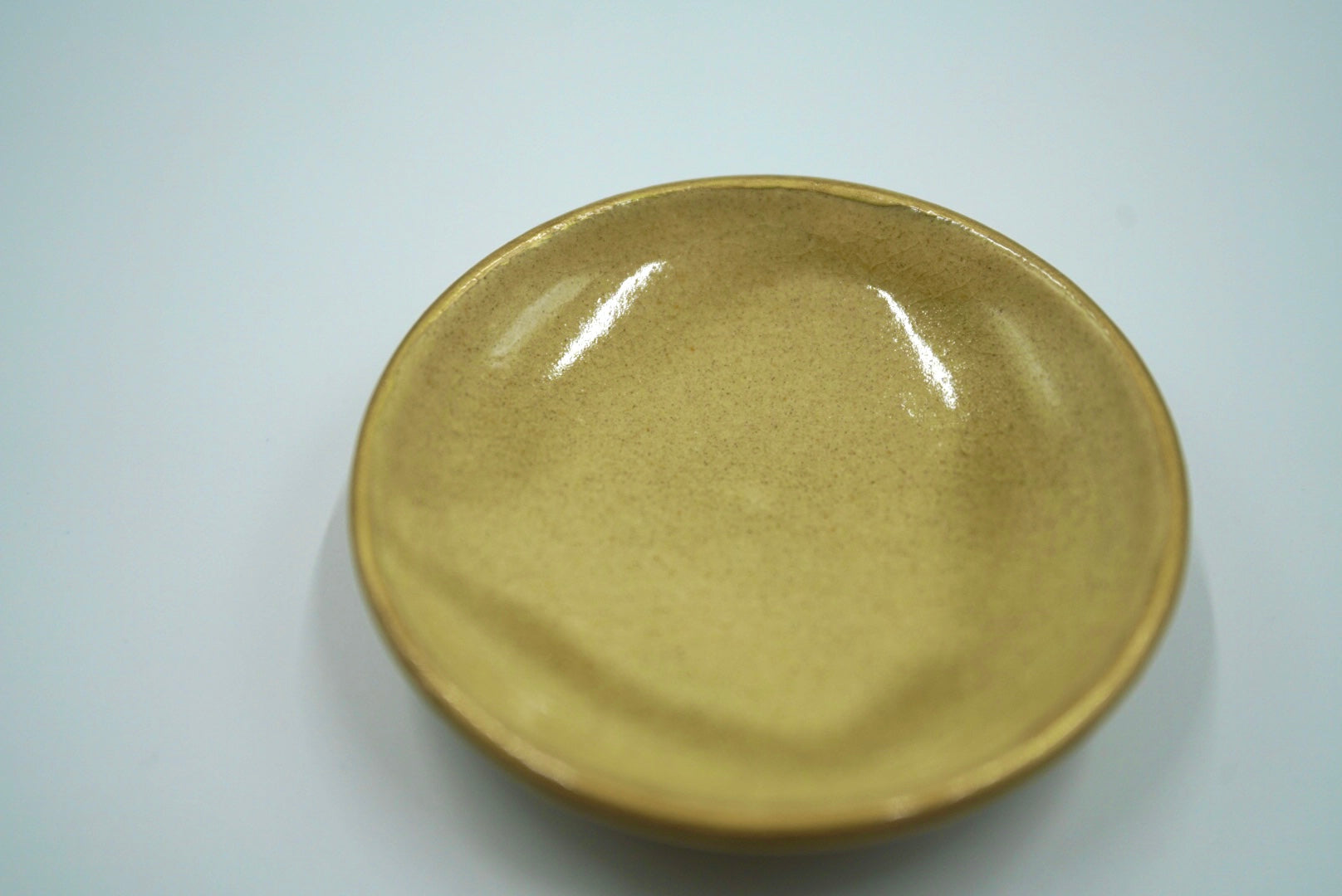 白と金 豆皿