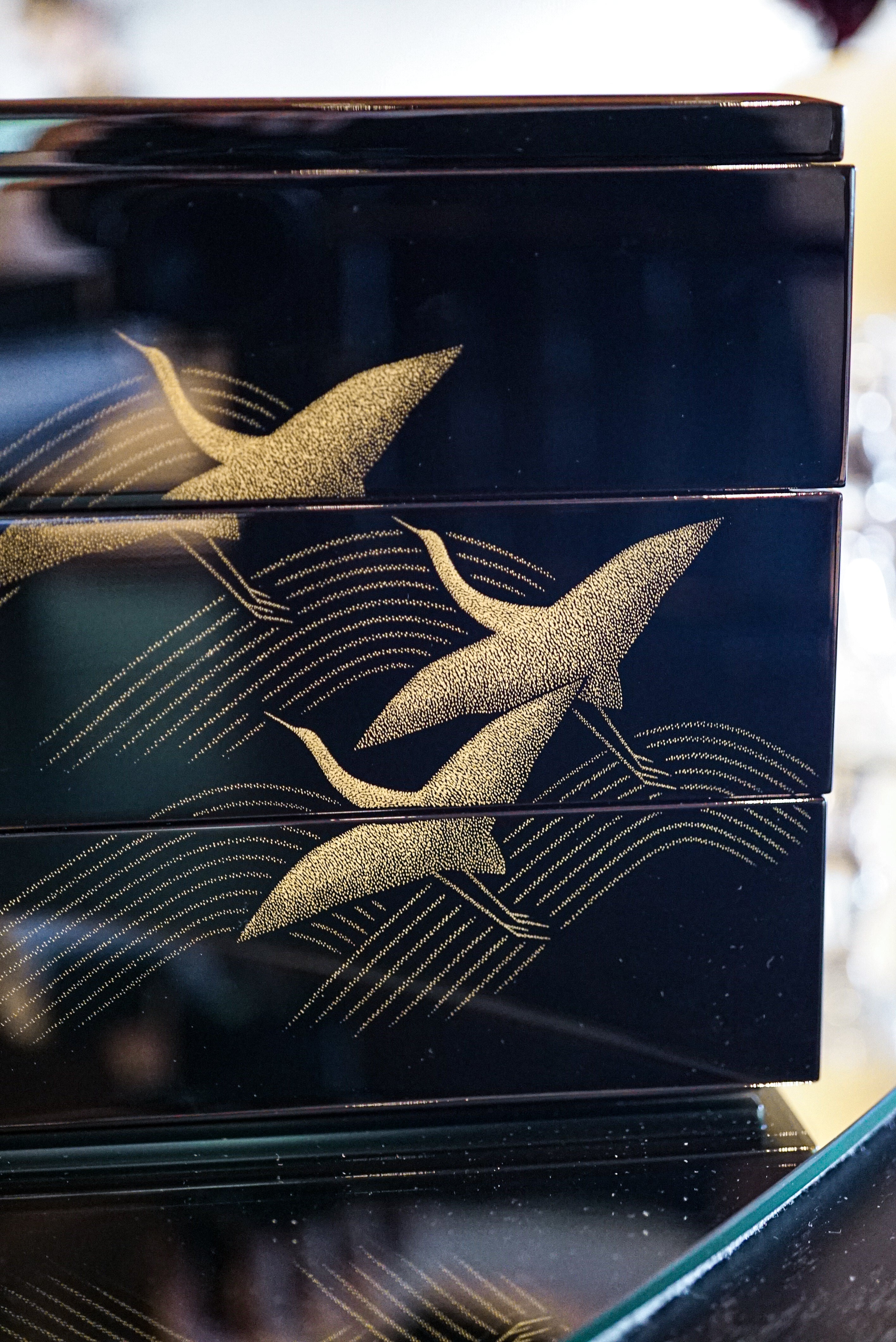 Z：Wajima Lacquerware Jubako