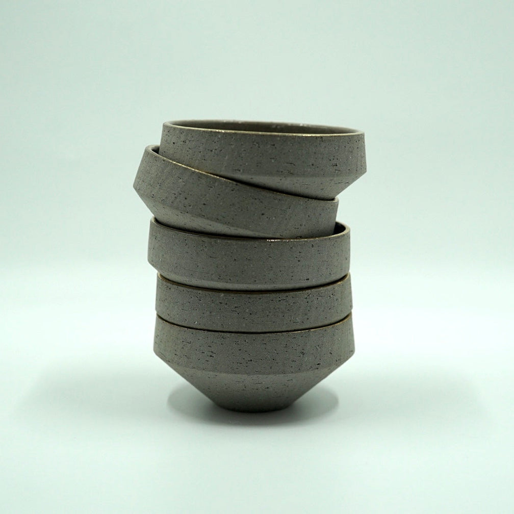 白と金　湯吞み